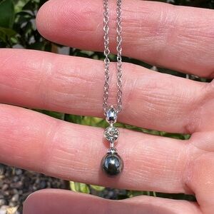 Nina Ricci Silver, Black Pearl, Swarovski Crystal Pendant Necklace 16”-18”